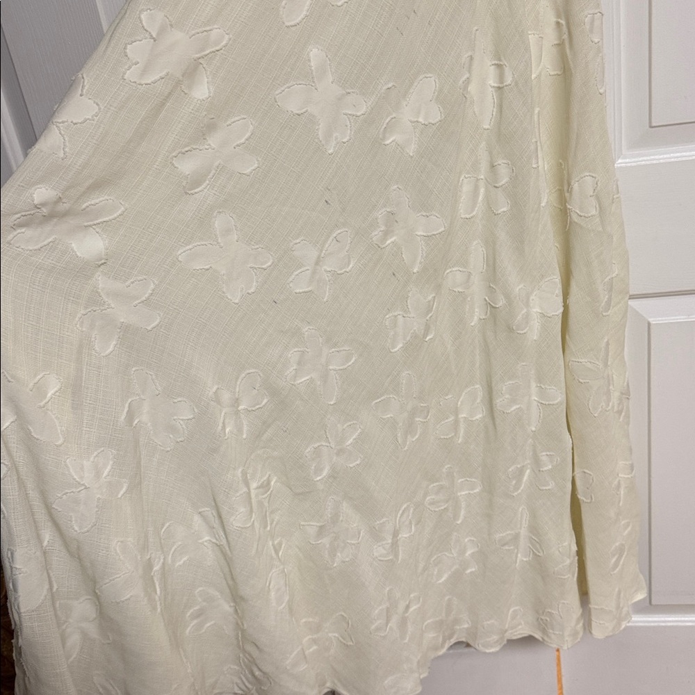 House of CB Seren Vintage Cream Floral Lace Back Maxi Dress - Picture 9 of 9